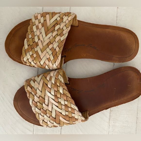 Roxy Sandels size 6 - Picture 1 of 2